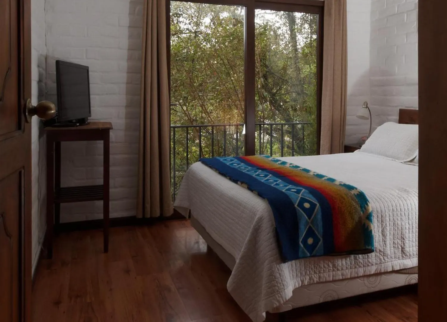 ** アパートホテル Apartamentos Otorongo Cuenca Ecuador エクアドル