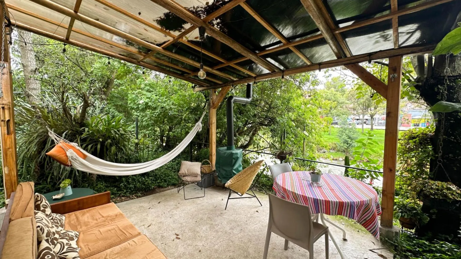 Apartamentos Otorongo Cuenca Ecuador エクアドル