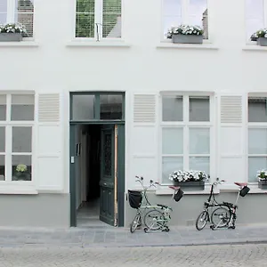 bb-alphabet-luxury-guesthouse-and-art-gallery.bruges-hotels.info/
